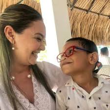 Lia Robles (@LiaRobles13)