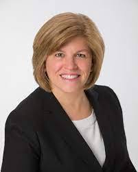 Jennifer Lach's Instagram, Twitter & Facebook