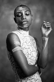 Kontaktieren sie uns bei fragen! Fotograf Iso Fotografie Oberdreis Schwarz Weiss Portrait