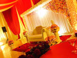 Picture above is one of the simple but sweet car if you are in malaysia and want to give an indian touch to your wedding car, then getting services from us can be of great help. Wedding Decorators Penang