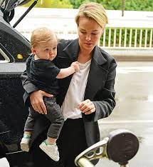 After giving birth to their first child together almost a week ago (and keeping their son's name a secret), sam worthington and rumored wife lara bingle have reportedly come clean with their child's name. Lara Bingle And Sam Worthington S Son Rocket Zot Is So Adorable Smooth