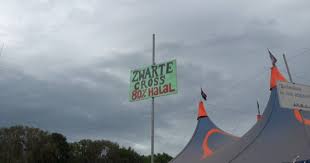 Ook zwarte cross zet de knop om en richt zich op 2021. Zwarte Cross Maakt Excuses Voor Racistisch Bord En Zeil Binnenland Ad Nl