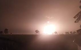 Kebarakan pipa bahan bakar pertamina sempat membuat dua jalur jalan tol padaleunyi arah cileunyi ditutup sementara. Thva1uhfen1djm