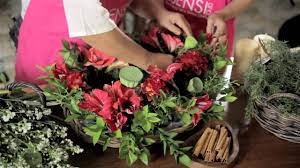 Lihat ide lainnya tentang rangkaian bunga, bunga, bunga tekan. Rumah Kreasi Erlangga Merangkai Bunga Tema Natal Youtube