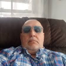 Interchangeable serrated tips for threading