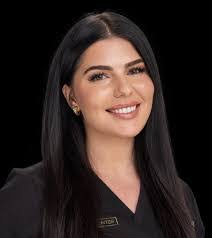 Nicole Breen's Instagram, Twitter & Facebook