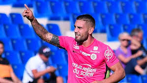 Maybe you would like to learn more about one of these? Equipe D Algerie Delort Depose Son Dossier Au Consulat De Montpellier