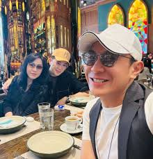 我相信呢個世界只有你哋兩個，才有這個能力！ 喺假期一早叫我出嚟，食brunch😝 我哋好似去咗杜拜😱 呢間餐廳太有杜拜feel  我們仨的友誼，隨傳隨到😝永冇失約😝 食完呢個brunch之後，我哋要五月頭先再見！ 祝大家各自旅程愉快