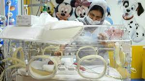 A woman in china has given birth to twin brothers — 10 years apart. Malian Woman Gives Birth To Nine Babies Bbc News