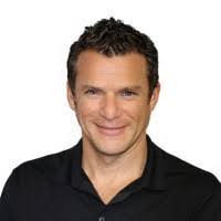 Derek Mckenzie's Instagram, Twitter & Facebook