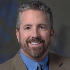 Lee Menefee's Instagram, Twitter & Facebook