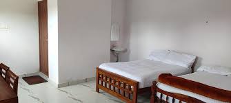 HOTEL THE PARADISE VIEW STAY, VALPARAI **