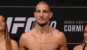 Former ufc middleweight champion chris weidman suffered a gruesome leg injury after he kicked uriah hall just seconds into their ufc 261 bout saturday night. Sean Strickland Believes Win Over Uriah Hall At Ufc Vegas 33 And One More After That Could Earn Him Middleweight Title Shot Bjpenn Com