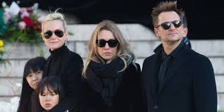 Le traumatisme est toujours présent. Funerailles De Johnny L Immense Hommage Populaire Marie Claire