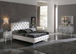 2020 popular 1 trends in home & garden, beauty & health, jewelry & accessories, shoes with light strass and 1. Acheter Votre Lit Capitonne Contemporain En Cuir Blanc Avec Strass Chez Simeuble Decoracion De Muebles Dormitorios Camas Tapizadas