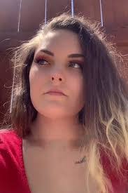 Samantha Knigge's Instagram, Twitter & Facebook