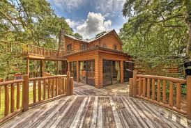 The cabin was completely remodeled down to the studs and finished in may 2012.it is located directly across the street from rogers park which boasts: Quiet Inverness Log Cabin With Furnished Deck Floral City Updated 2021 Prices