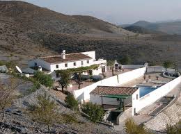 This place is situated in almeria, andalucia, spain, its geographical coordinates are 37° 39' 0 north, 2° 4' 0 west and its original name (with diacritics) is vélez rubio. Las Persianas Azules Gastezimmer Velez Rubio