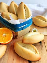 Navettes Marseillaises A La Fleur D Oranger Boite A Malice De Maman Fee En 2020 Recettes Bresiliennes Gateaux En Forme De Livre Alimentation