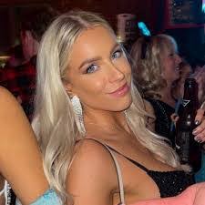 Ashley Rhoades's Instagram, Twitter & Facebook