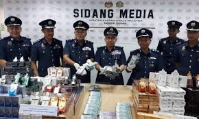 This study evaluated the level of job satisfaction and job performance among employees in the forwarding agent at customs bukit kayu hitam, kedah. Kastam Cekup Lelaki Warga Asing Seludup Keluar Wang Tidak Diisytihar Perkasa Putrajaya