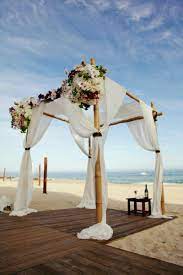 Como os hemos comentado antes, si la sala del ayuntamiento es lo suficientemente bonita, con unas pocas flores encima en esta otra boda civil en un precioso ayuntamiento también se ha podido poner una decoración floral, tanto en los laterales. Gazebo Para Ceremonia Civil Decoracion Bodas Playa Matrimonio Playa Altares De Boda