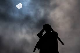 However, elsewhere in the world it will be an annular eclipse. Awo1dym Bieqtm