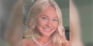 Woman shot, killed in suspected home invasion while visiting friends,  police say  https://www.wkyt.com/2025/05/05/woman-shot-killed-suspected-home-invasion-while-visiting-friends-police-say/