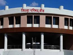 Zp School : बीड जिल्हा परिषदेच्या ९८ शाळांना इमारतच नाही; शेडमध्ये अथवा  झाडाखाली भरविली जातेय शाळा - 98 schools of Beed Zilla Parishad have no  building saam news marathi