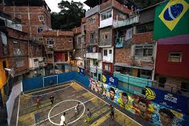 Brazil Is Bouncing Wherever You Look You Will See People Of All Ages Kicking A Ball About As They Rock Into The Fifa Wor Futebol De Rua Favelas Brasil Favelas Clique e renove aquele ambiente sem vida. brazil is bouncing wherever you look