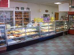 Pacelli S Bakery Beers St Bridgeport Bakery Cakes Bakery Salted Caramel Cupcakes