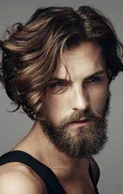 La coiffure comporte un faucon au centre … Avedaibw Cheveux Long Homme Idees Cheveux Longs Coiffure Homme Barbe