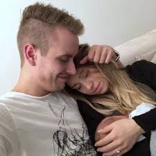 Julian (26) und bibi claßen (26) gaben vor einigen wochen bekannt, dass sie zum zweiten mal eltern werden. Bibi Julian Darum Gibt Das Paar Den Babynamen Nicht Preis Bibisbeautypalace Bibi Julian Bibis Beauty Place