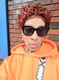 Hi I'm Sandra and I'm from Ireland 🇮🇪 I'm 62 Thanks for letting me join  xxx