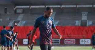 تاكيس جونياس مدرب وادي دجلة مع احمد شوبير 23 ديسمبر 2018. 4bf2s2 Yvvktkm