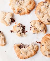 Des Cookies Aux Pepites De Chocolat Un Resultat Gourmand Sans Gluten Sans Oeuf Et Sans Lait Recette Cookies Vegan Cookies Recette Recette