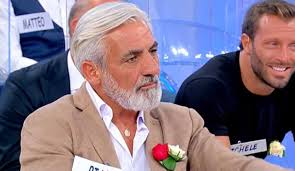 Un nuovo improvviso e drammatico lutto a uomini e donne: 9ukhlup4qxk3pm