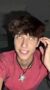 Sam Senft's Instagram, Twitter & Facebook