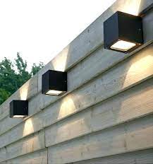 Solar fence lights are essentially types of lamps that help to illuminate the fence or parts of it such as the lower ground, posts, and its surroundings. Solar Fence Lights For Garden Lighting Led Decor Architecture Powered Amazon Achtertuin Hekken Hek Verlichting Tuin