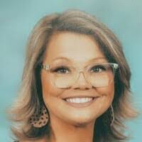 Kristy Horne's Instagram, Twitter & Facebook