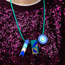 Collier géométrique coloré