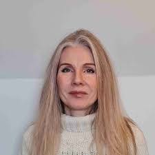 Jennifer Darling's Instagram, Twitter & Facebook