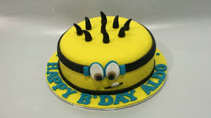 How to make minion cake design:minion birthday cake ideas and decorating tips and classes by rasna @ rasnabakes subscribe to our this week we will be making a 3d standing minion cake completely out of buttercream icing. Minion Cake Decorating Fondant Easy Youtube