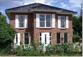 Stadtvilla Als Geschaftshaus Hausbau Fassade Haus Haus Bauen