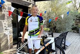 Photo A 62 ans cet habitant de la Mayenne parcourt 4 717 kilomtres en ...