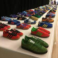 Antara kasut adidas baru yang selesa bang. Tak Sangka Lelaki Ini Antara Pengumpul Kasut Adidas Yang Dikenali Di Dunia