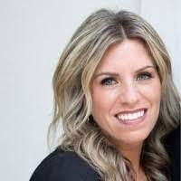 Lynnette Stein's Instagram, Twitter & Facebook