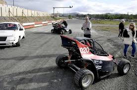 Feirer 30-årsdag ett år på etterskudd: Satser på barn og show