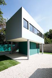 A La Villa Savoye Meme La Loge Du Jardinier Vaut Le Detour Villa Savoye Villa Maison