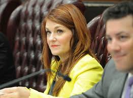 Beth Kenward's Instagram, Twitter & Facebook